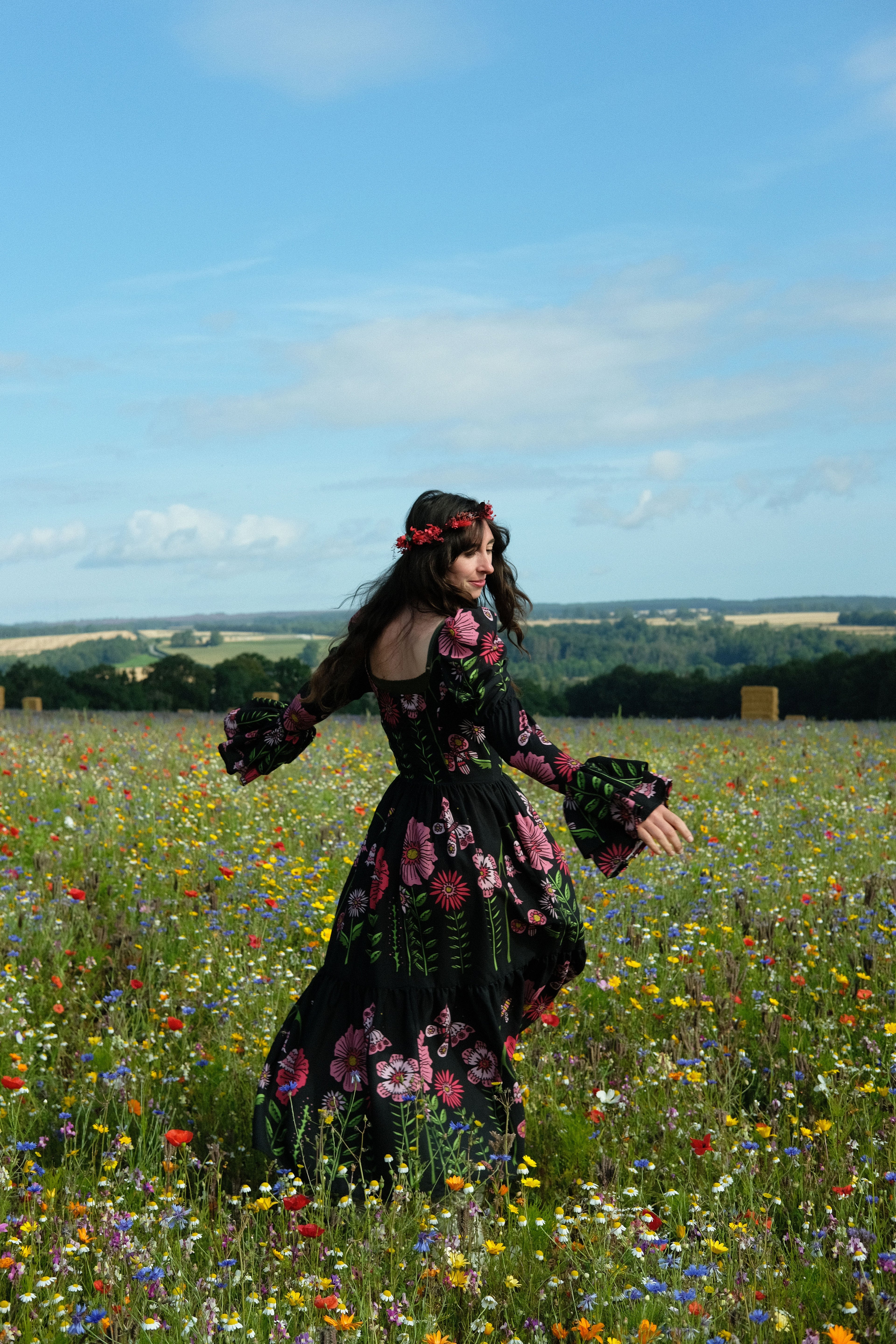 Jolene in Black Midsummer Meadow