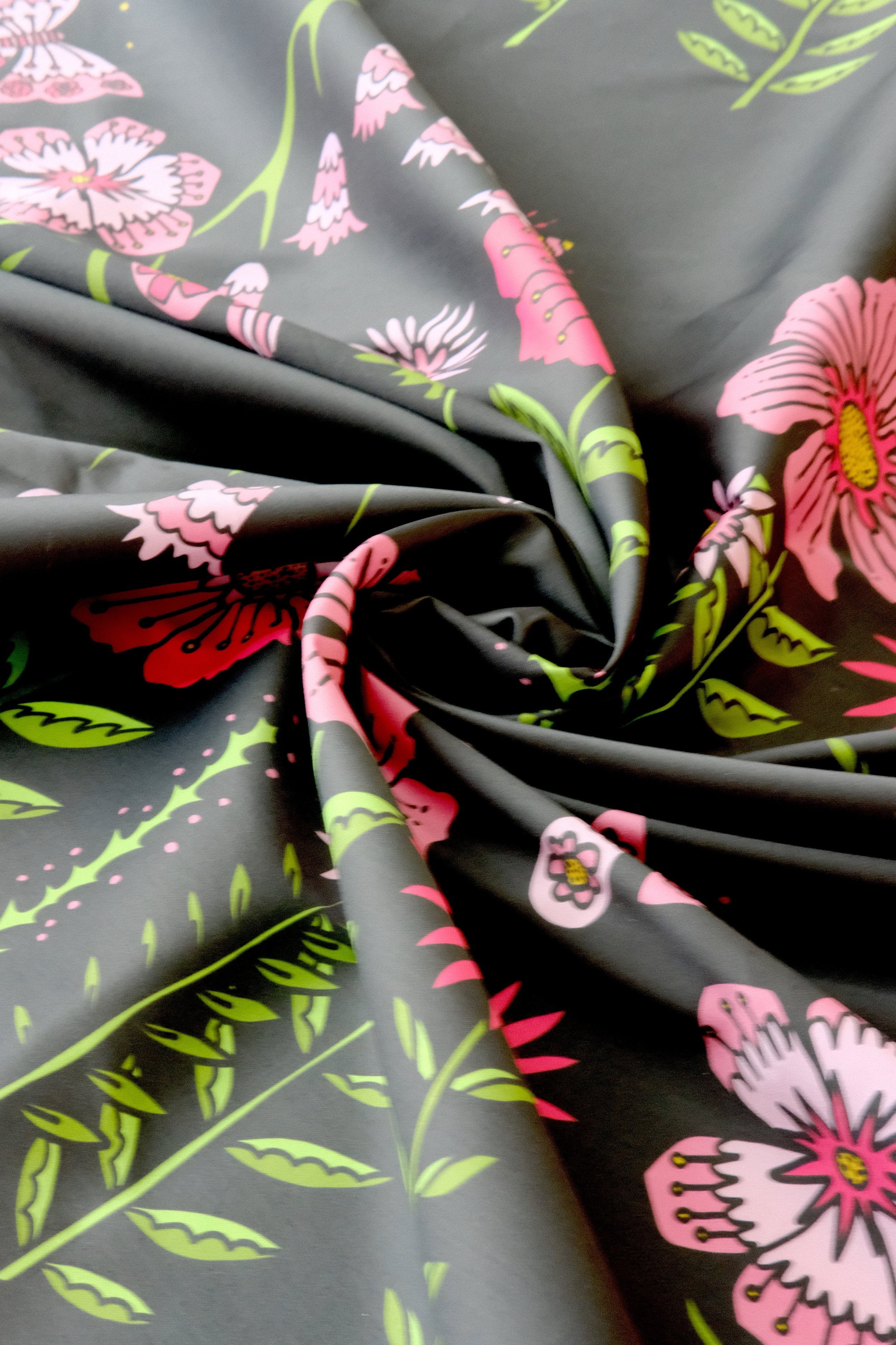 Black Midsummer Meadow 100% Organic Cotton Sateen (per meter)