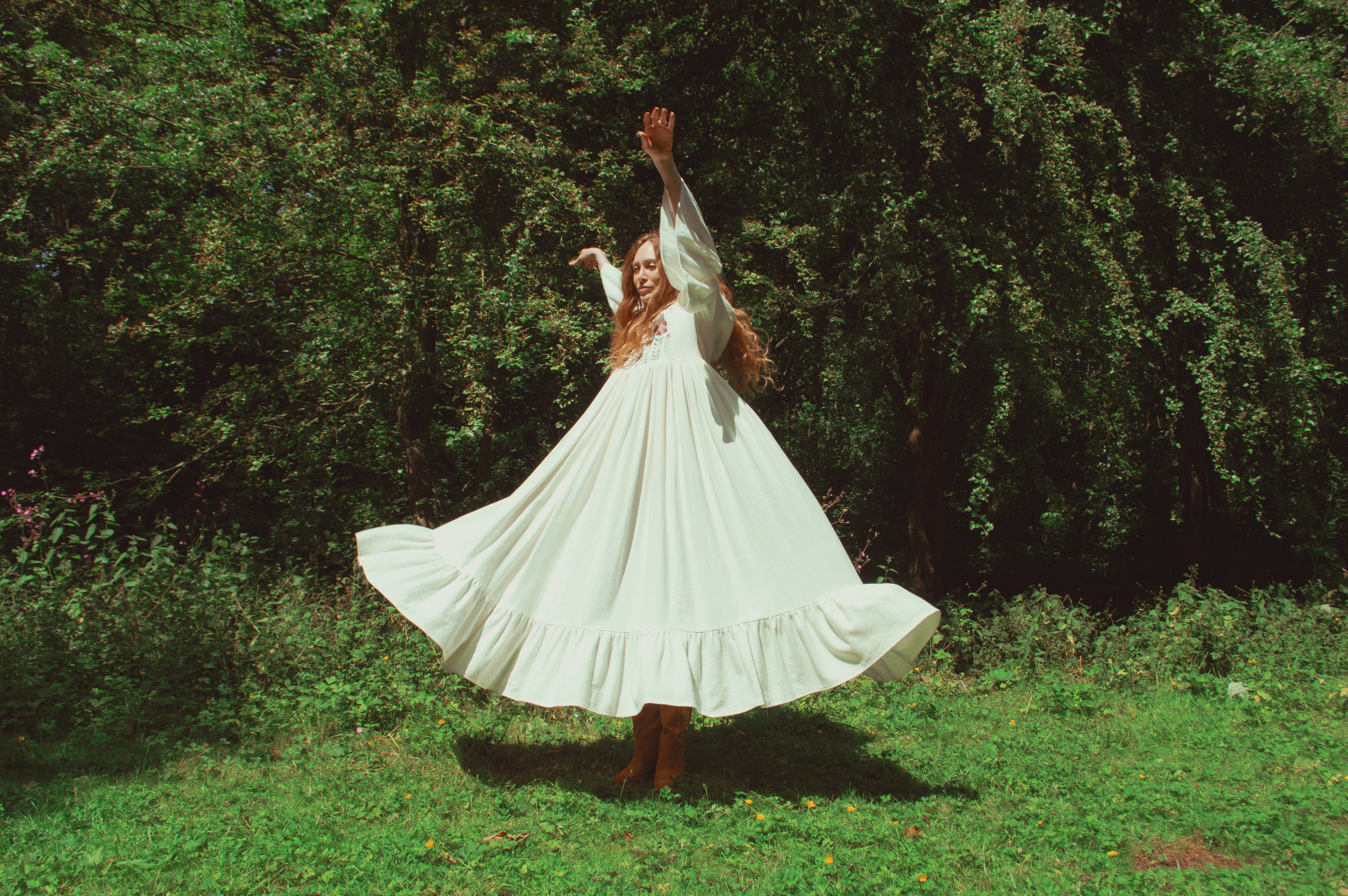 Gaia ft. Midsummer Meadow Appliqué