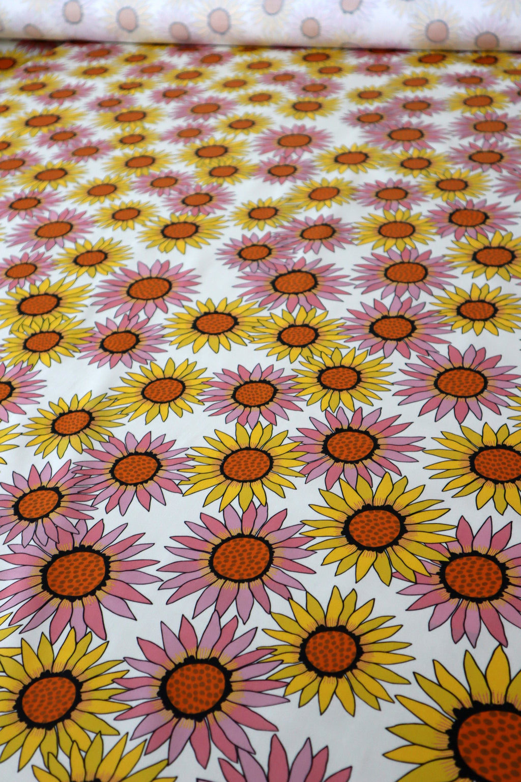 Moon Daisy 100% Organic Cotton Sateen (per meter)