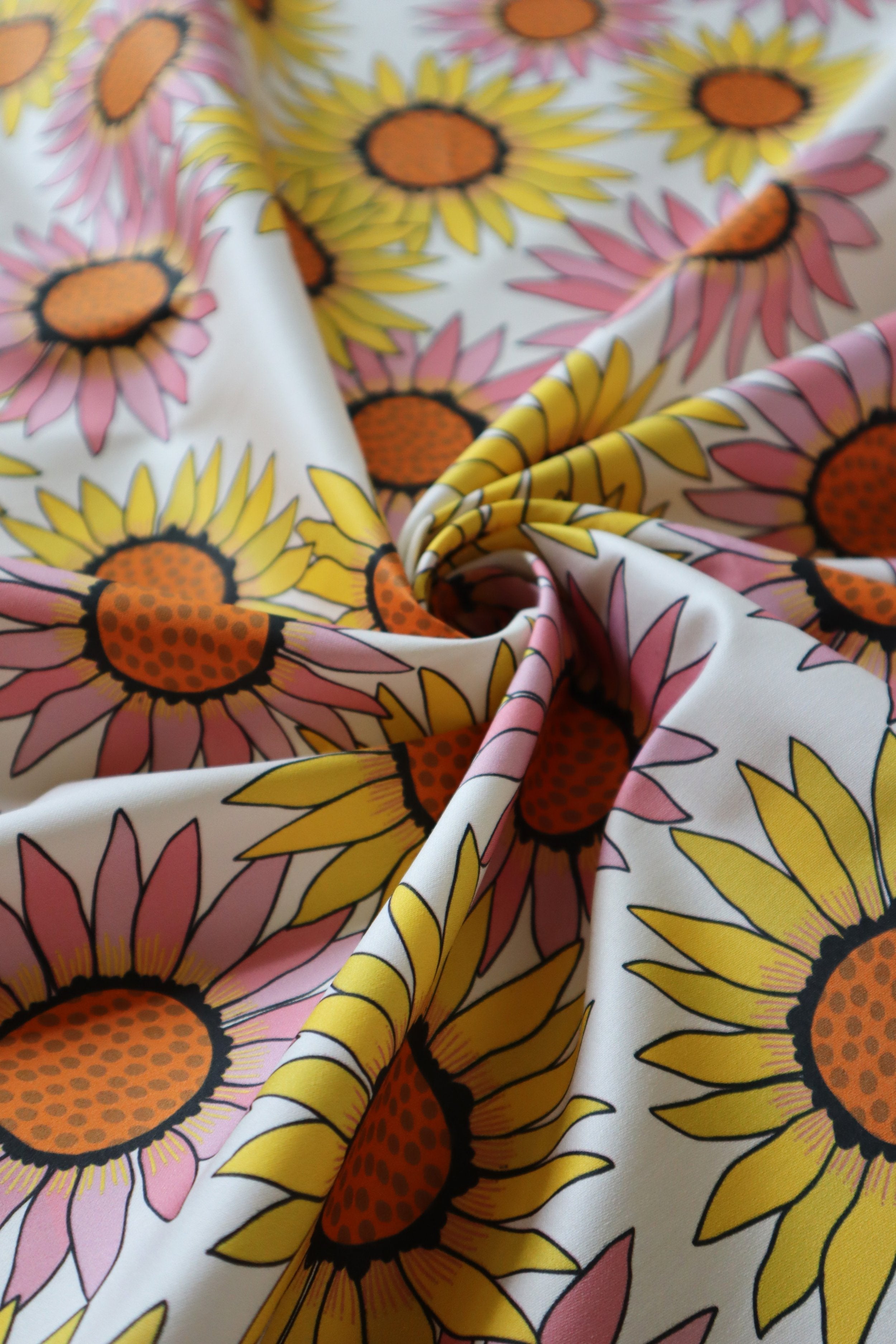 Moon Daisy 100% Organic Cotton Sateen (per meter)