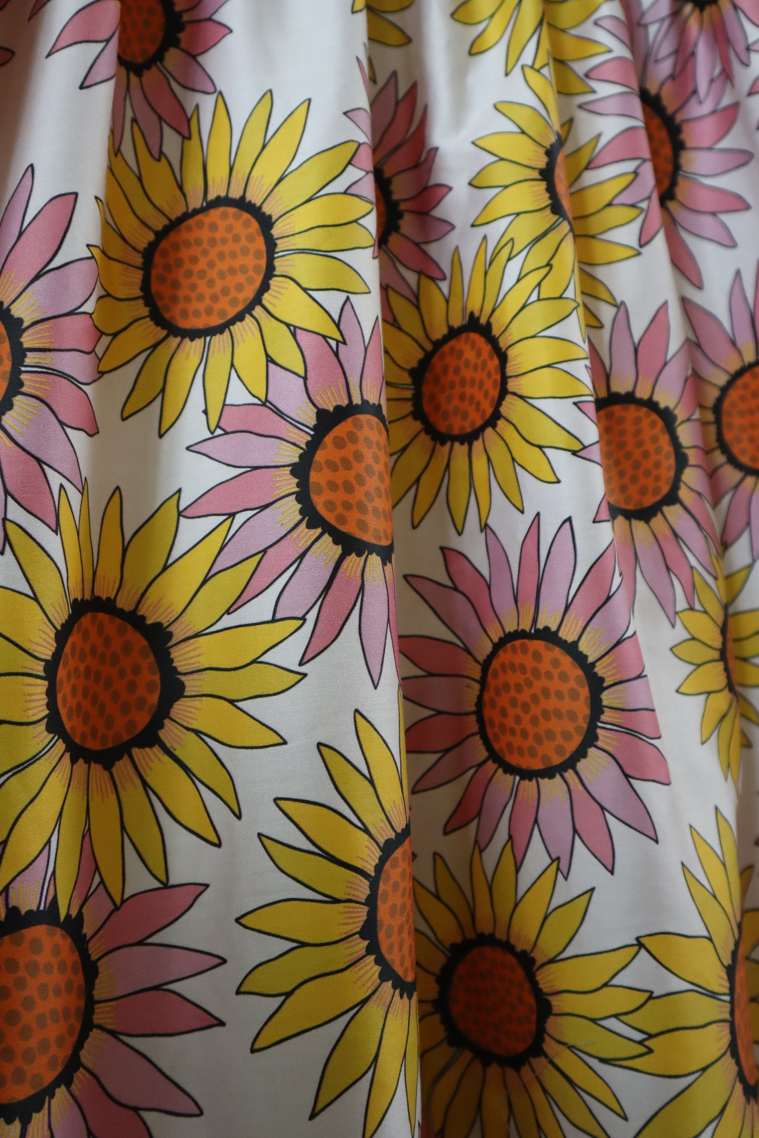 Moon Daisy 100% Organic Cotton Sateen (per meter)