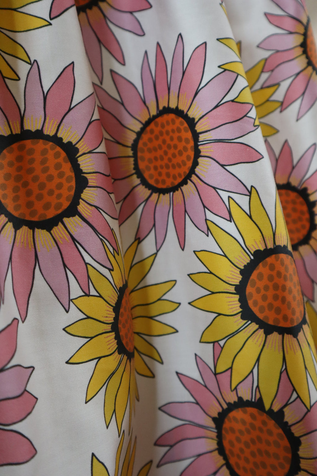 Moon Daisy 100% Organic Cotton Sateen (per meter)