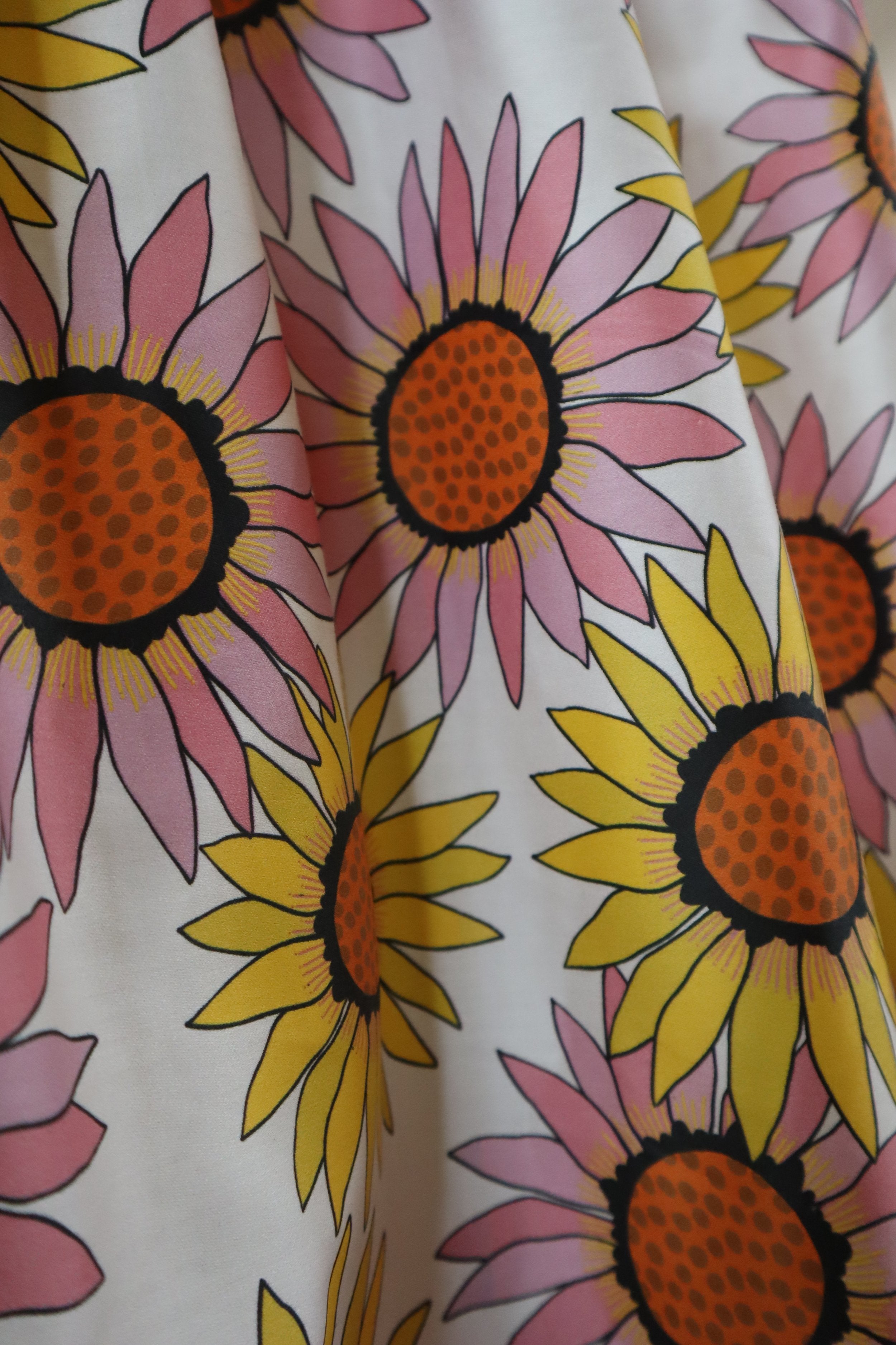 Moon Daisy 100% Organic Cotton Sateen (per meter)