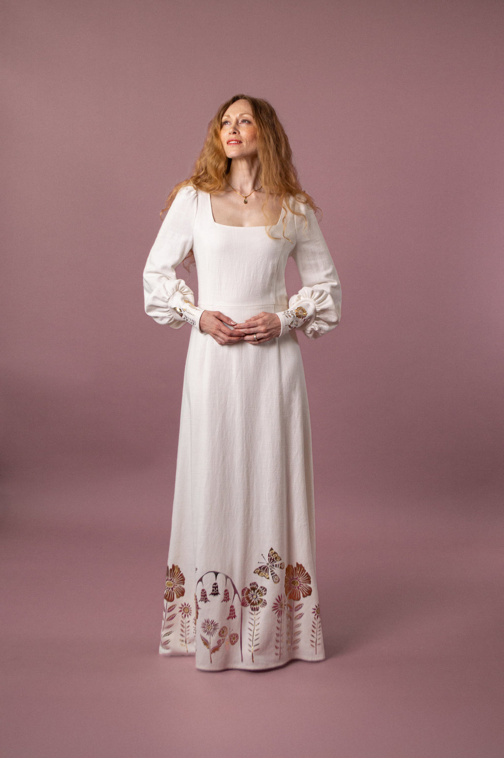 Deva ft. Midsummer Meadow Appliqué