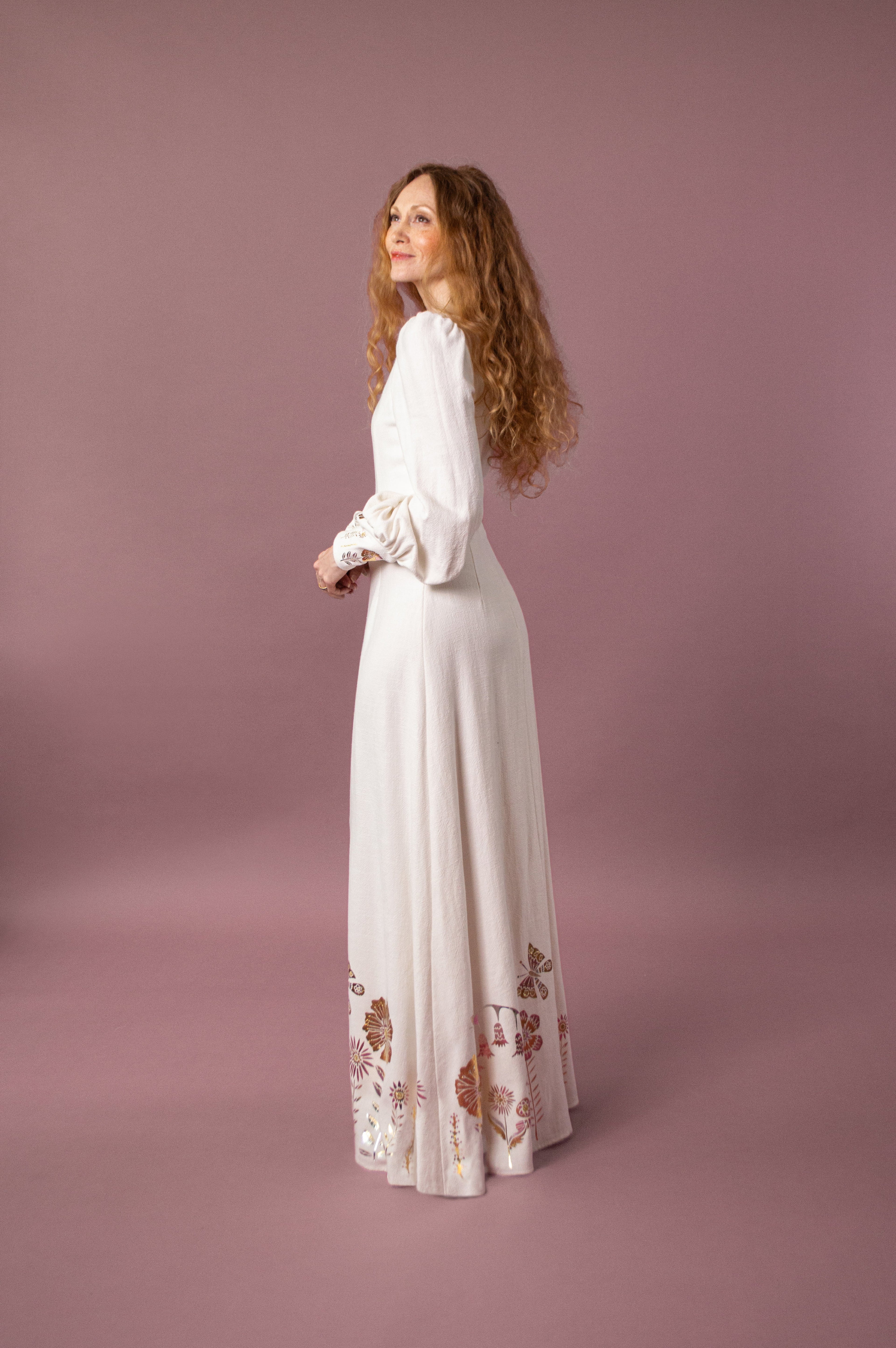 Deva ft. Midsummer Meadow Appliqué