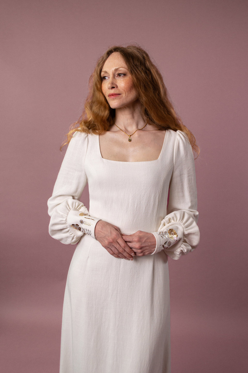 Deva ft. Midsummer Meadow Appliqué