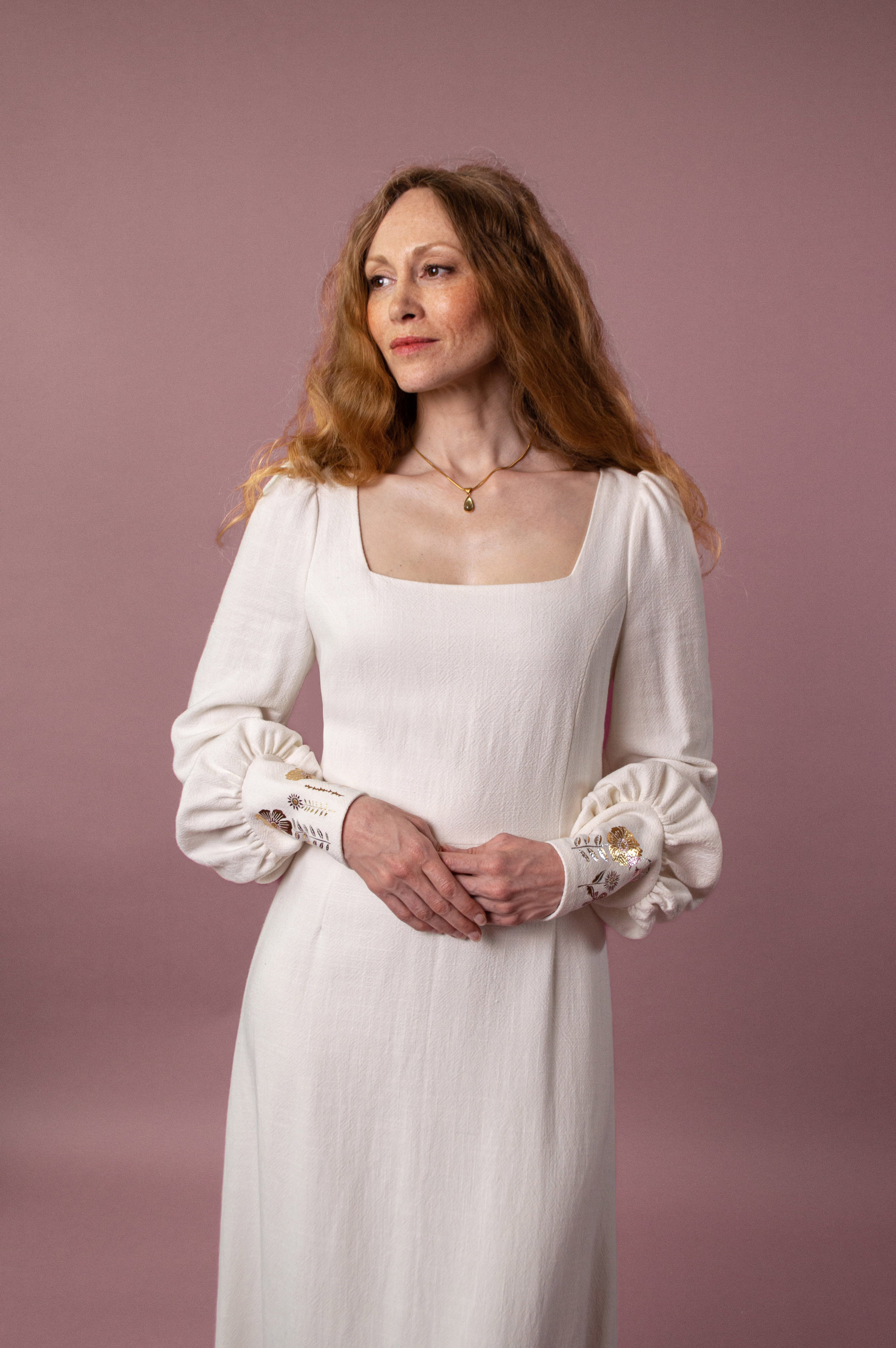 Deva ft. Midsummer Meadow Appliqué